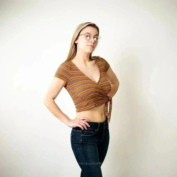 Project Social T x Urban Outfitters Tie Front Wrap Crop Top Tee - Picture 4 of 8